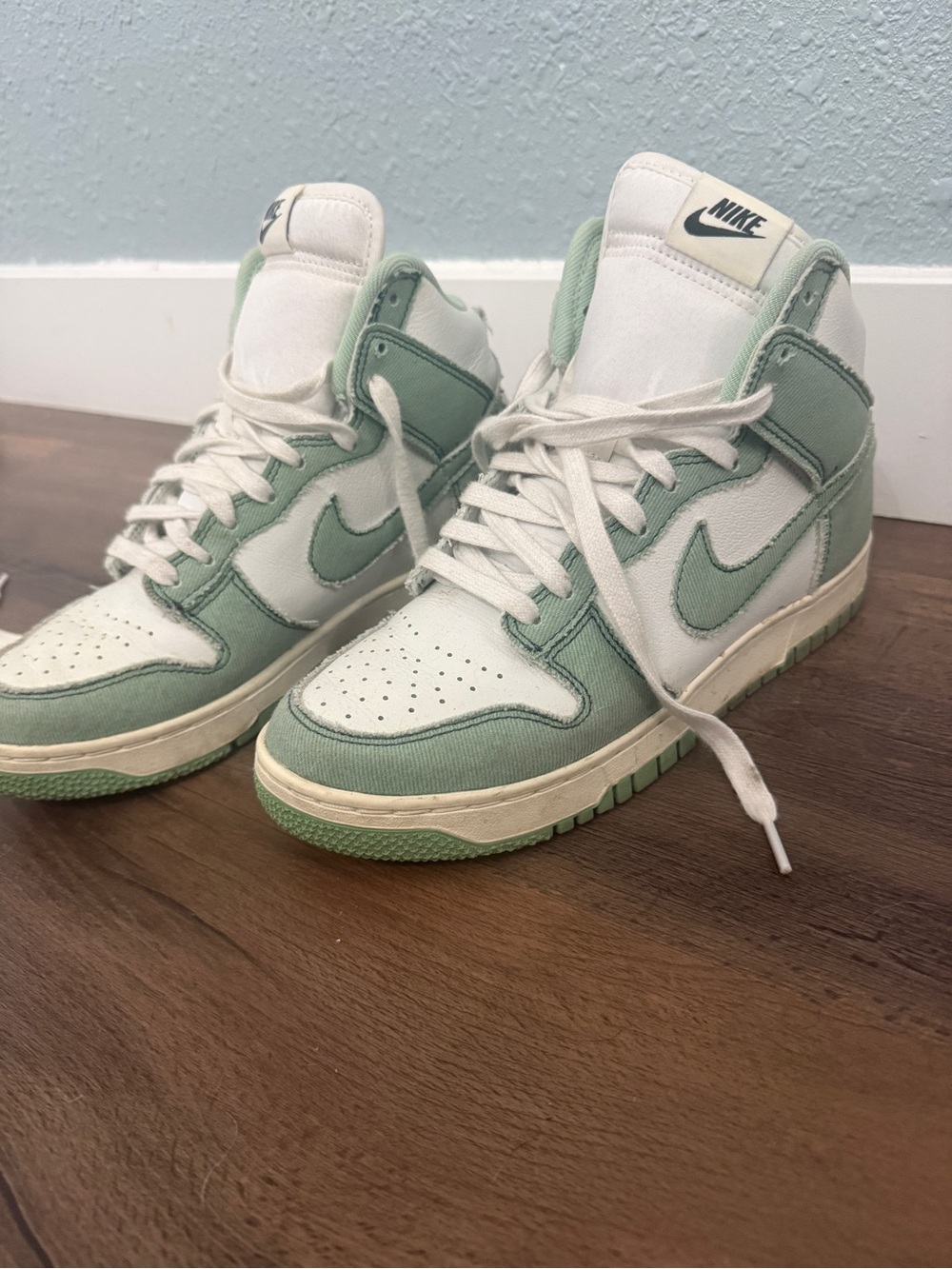 Nike High-Top Sneakers in Mint and White